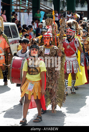 Filippine: sfilata di Moriones in occasione dell'annuale festival Moriones, Boac, Marinduque Isola Foto Stock