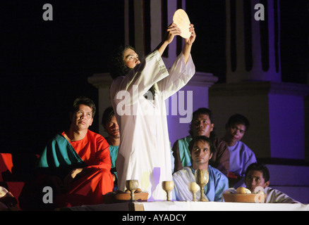 La Rappresentazione della passione, Gesù e sua diciples durante l ultima cena. Moriones Festival, Boac Marinduque Isola, Filippine Foto Stock