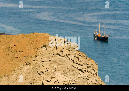 Barca off il costo di Bartolome Isole Galapagos ecuador america del sud Foto Stock