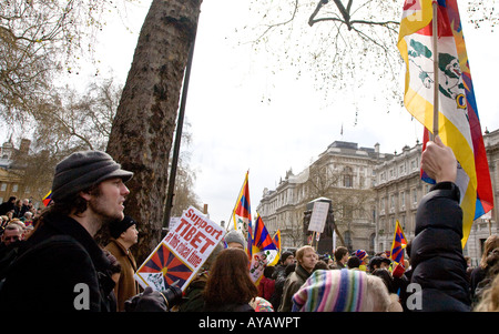 Il Tibetano Potesters presso la Libera Il Tibet dimostrazione contro le Olimpiadi di Londra REGNO UNITO Europa Foto Stock