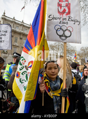 Il Tibetano Potesters presso la Libera Il Tibet dimostrazione contro le Olimpiadi di Londra REGNO UNITO Europa Foto Stock