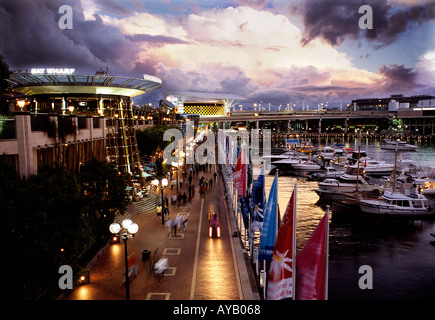 Darling Harbour di Sydney Australia di notte Foto Stock