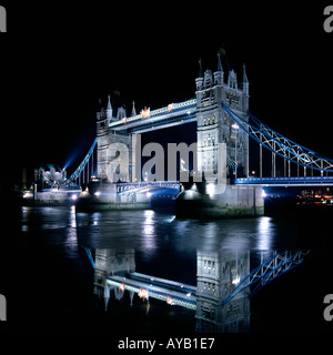 Il Tower Bridge di Londra Foto Stock