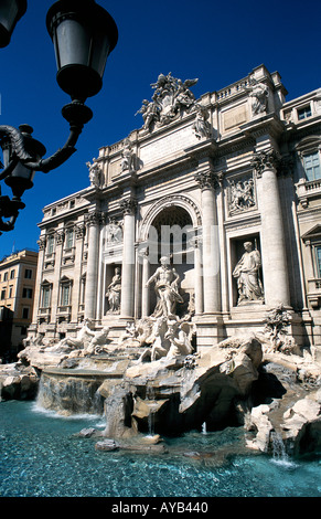 La famosa fontana di Trevi. Roma Italia Foto Stock