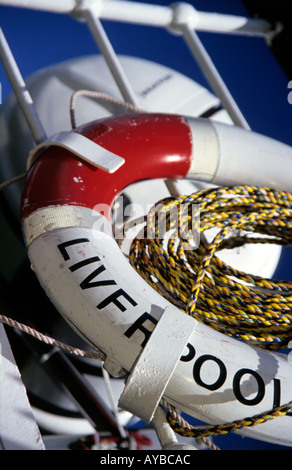 Salvagente a bordo di Royal Iris in traghetto sul fiume Mersey Liverpool Foto Stock