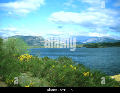 Lui ben visti da Loch Awe stazione ferroviaria nelle acque ad ovest della Scozia Foto Stock