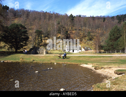 Il centro visitatori di Loch un Eilein Speyside Scozia Scotland Foto Stock