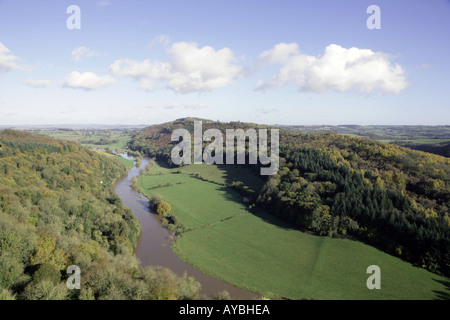 La splendida vista del fiume Wye dalla Symonds Yat Rock nella Foresta di Dean Foto Stock