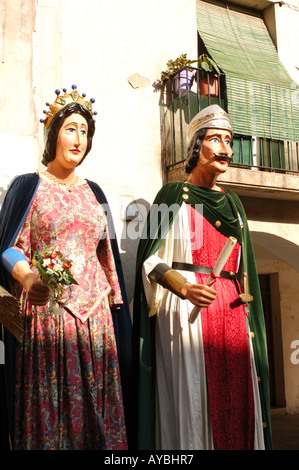 Il re e la regina modelli al festival terra de trobadors castello d empuries Catalogna SPAGNA Foto Stock