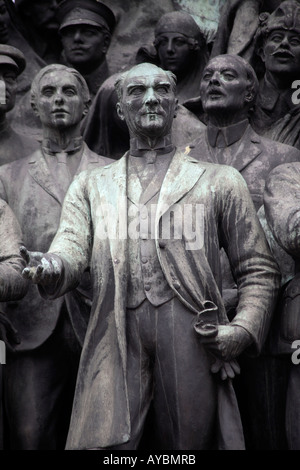 Monumento di Attaturk. Piazza Taksim, Beyoglu, Istanbul, Turchia Foto Stock