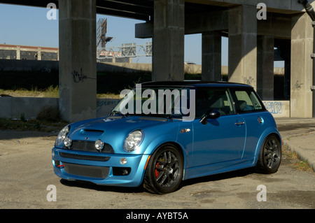 Personalizzato MINI Cooper S parcheggiato su una strada in Detroit Michigan Foto Stock