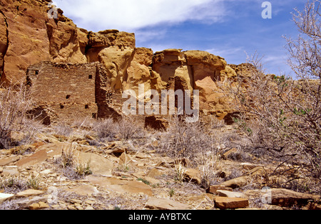 È difficile vedere la Native-American antica città di Hungo Pavi Pueblo, nel Chaco Canyon vicino a sovvenzioni, Nuovo Messico. Foto Stock