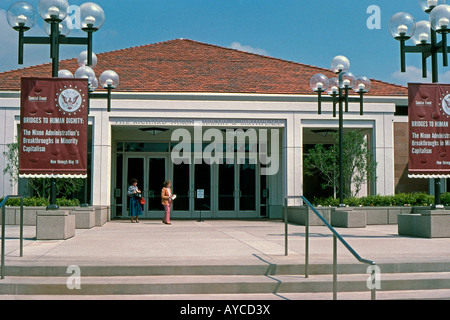 Ingresso principale, biblioteca e luogo di nascita di Richard Nixon, Yorba Linda, California, Stati Uniti d'America Foto Stock
