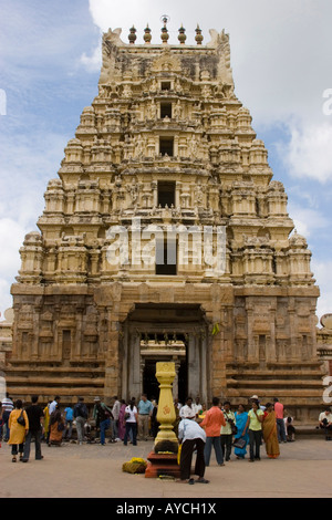 Al di fuori del Sri Ranganathaswamy tempio di Srirangapatna vicino a Mysore india Foto Stock