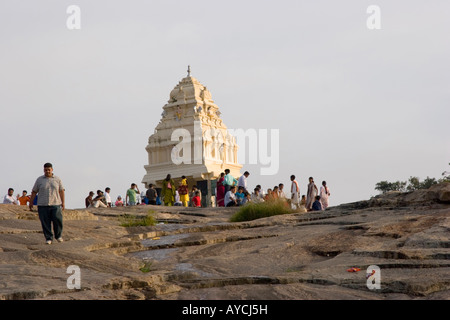Lal Bagh Rock e Tempio di motivi di Lalbagh Giardino Botanico in Bangalore Foto Stock
