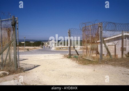 Interior cancelli e recinzioni di Robben Island prigione, Sud Africa Foto Stock