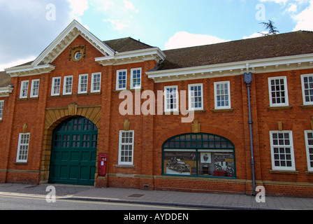 Il Garage Longwall, Longwall Street, Oxford, Inghilterra, dove William Morris (più tardi Lord Nuffield) costruì la sua prima auto nel 1912 Foto Stock