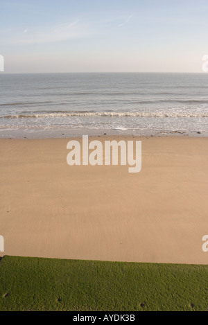 Frinton spiaggia deserta con la marea out Foto Stock