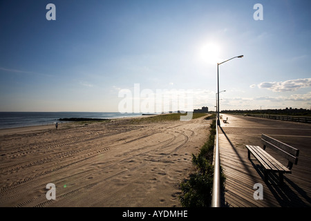 Il Boardwalk, Far Rockaway Foto Stock