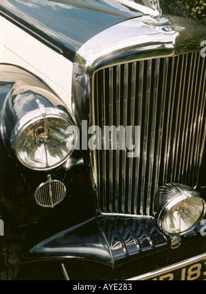 Bentley Auto del 1947 in uso per un matrimonio conserve mantenuta mantenere mantenuto lucido presentato brunito eleganza concours Foto Stock