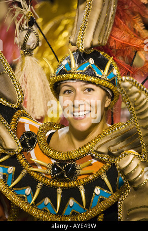 Il famoso carnevale sfilano al Sambodromo di Rio de Janeiro in Brasile Foto Stock