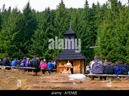 Chiesa di legno nella valle Chocholowska Polonia Foto Stock