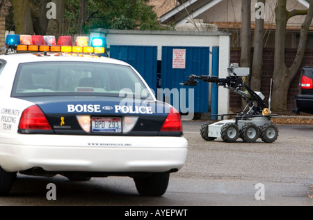 Remote Bomb Disposal robot essendo utilizzato da Boise dipartimento di polizia Bomb Squad a Boise Idaho Foto Stock