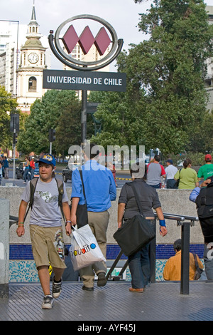 La Universidad de Chile della stazione della metropolitana di Santiago del Cile di sistema Foto Stock