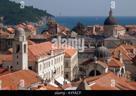 Lo skyline di Dubrovnik, Croazia che mostra i tetti di terracotta. Foto Stock