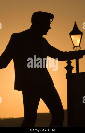 Nuova Statua di Billy Fury cantante rock, Liverpool, England, Regno Unito Foto Stock