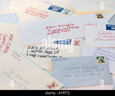 Mazzetto di lettere a Babbo Natale Foto Stock