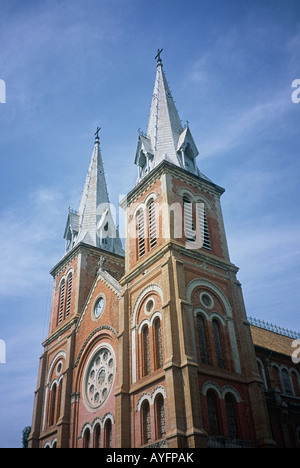 La facciata della Cattedrale di Notre Dame, a Saigon (Ho Chi Minh City) Foto Stock