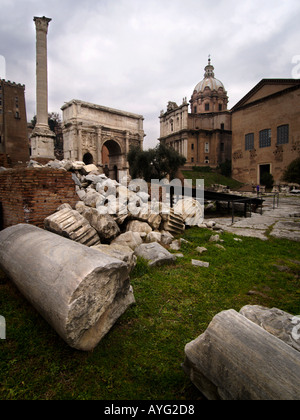 Vista sul Forum Romanum storico sito nel cuore di Roma Lazio Italia Foto Stock