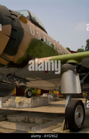 Catturato USAF Aviazione statunitense ad 6 Skyraider Esercito Museo Hanoi Vietnam Foto Stock