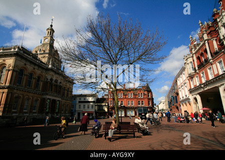 La piazza del mercato di Ipswich Town Center shopping capoluogo di contea di Suffolk East Anglia England Foto Stock