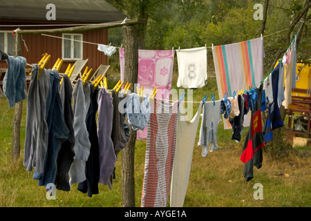 Panni appesi ad asciugare nel cortile polacca. Zawady Polonia Foto Stock