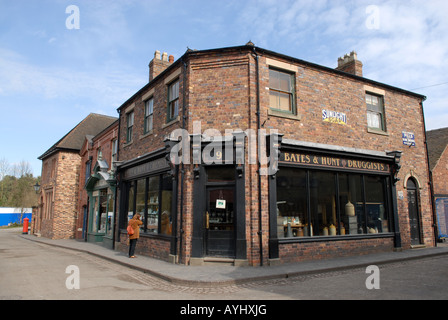 Blists Hill cittadina vittoriana in Telford Shropshire la vecchia farmacia Foto Stock