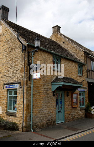 Il centro informazioni turistiche di Victoria street bourton sull'acqua gloucestershire England Regno Unito Regno Unito Foto Stock