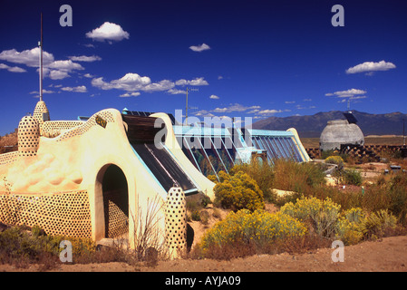 Solare CASE EARTHSHIP VICINO A TAOS NEW MEXICO Foto Stock