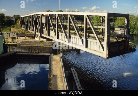 Ponte oscillante canal Lancashire Regno Unito Europa Foto Stock