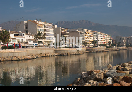 Gli edifici sul lungomare di Altea, Costa Blanca, Spagna Foto Stock