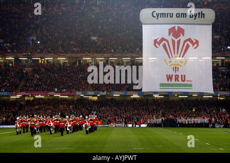 Cymru am byth - Galles per sempre. Warm up per il Grande Slam la vittoria del Galles contro la Francia al Millenium Stadium di Cardiff, 2008 Foto Stock