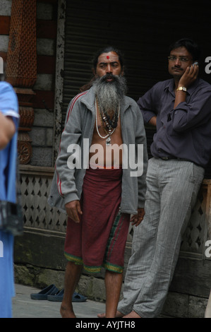 India Vashisht vicino a Manali Kullu District Himachal Pradesh India del Nord Agosto 2006 santo uomo Foto Stock