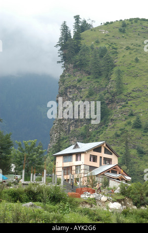 India Vashisht vicino a Manali Kullu District Himachal Pradesh India del Nord paesaggio di montagna Foto Stock