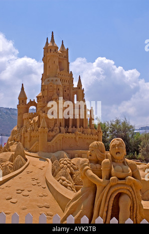 Castello la scultura di sabbia festival sulla spiaggia di Haifa Luglio 2006 Foto Stock