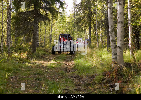 Off road karting Circolo Polare Artico Area escursionistica vicino a Rovaniemi FINLANDIA Foto Stock