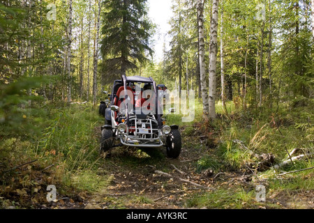 Off road karting Circolo Polare Artico Area escursionistica vicino a Rovaniemi FINLANDIA Foto Stock