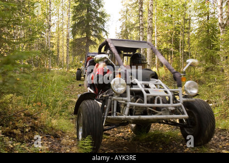 Off road karting Circolo Polare Artico Area escursionistica vicino a Rovaniemi FINLANDIA Foto Stock