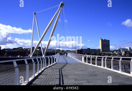Usk passerella e Ponte di ciclo, Newport, Monmouthshire, Wales, Regno Unito Foto Stock