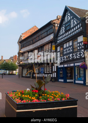 La struttura di legno "CROWN HOTEL' xvi secolo Historic Coaching Inn Nantwich Cheshire England Regno Unito Foto Stock